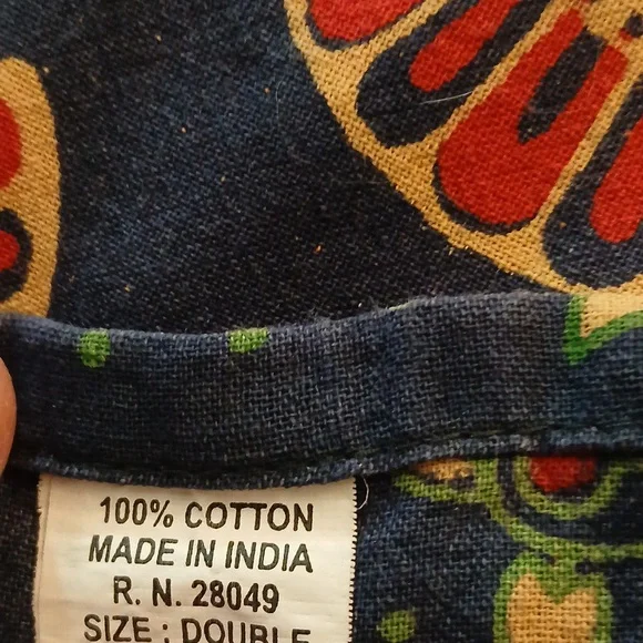 Beautiful Vintage Bedspead - Picture 4 of 10